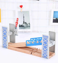 Charger l'image dans la galerie, Ensemble de jouets ferroviaires en bois, pont à Double pont en bois, accessoires en bois, modèle de passage, jouets pour enfants
