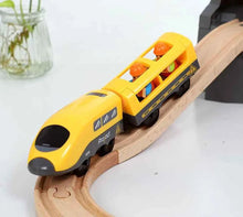 Charger l'image dans la galerie, Train électrique en bois pour enfants, jouet, modèle de Train adapté aux pistes de voiture en bois, cadeau d'anniversaire et de noël, nouvelle collection
