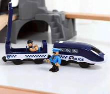 Charger l'image dans la galerie, Train électrique en bois pour enfants, jouet, modèle de Train adapté aux pistes de voiture en bois, cadeau d'anniversaire et de noël, nouvelle collection
