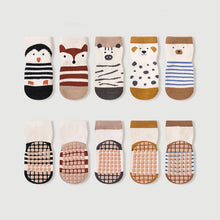 Charger l&#39;image dans la galerie, Set 5 paires chaussettes hiver avec motif pour enfant
